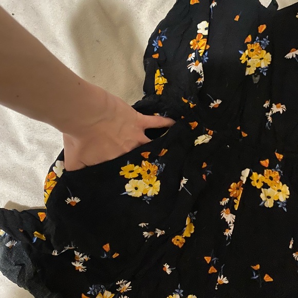 Divided H&M romper - Picture 3 of 4